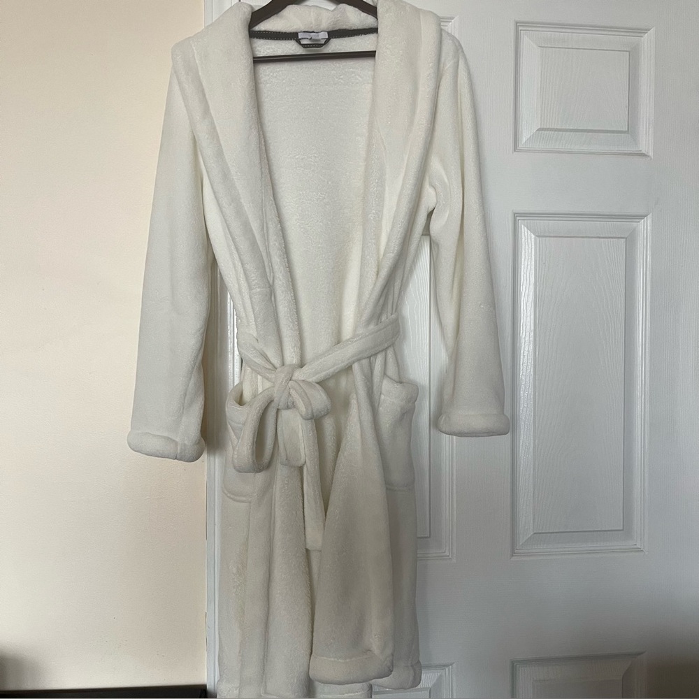 JACOB | Plush White Robe Sz M